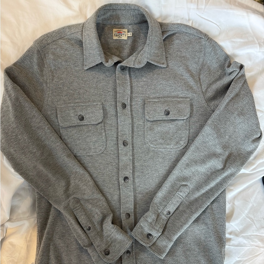Faherty Legend Gray Button-Up Shirt size Medium Long